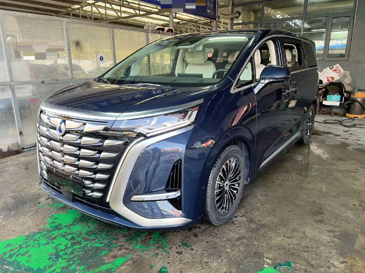 2024 Denza D9 1.5T 139HP L4 E-CVT PHEV 40KWH