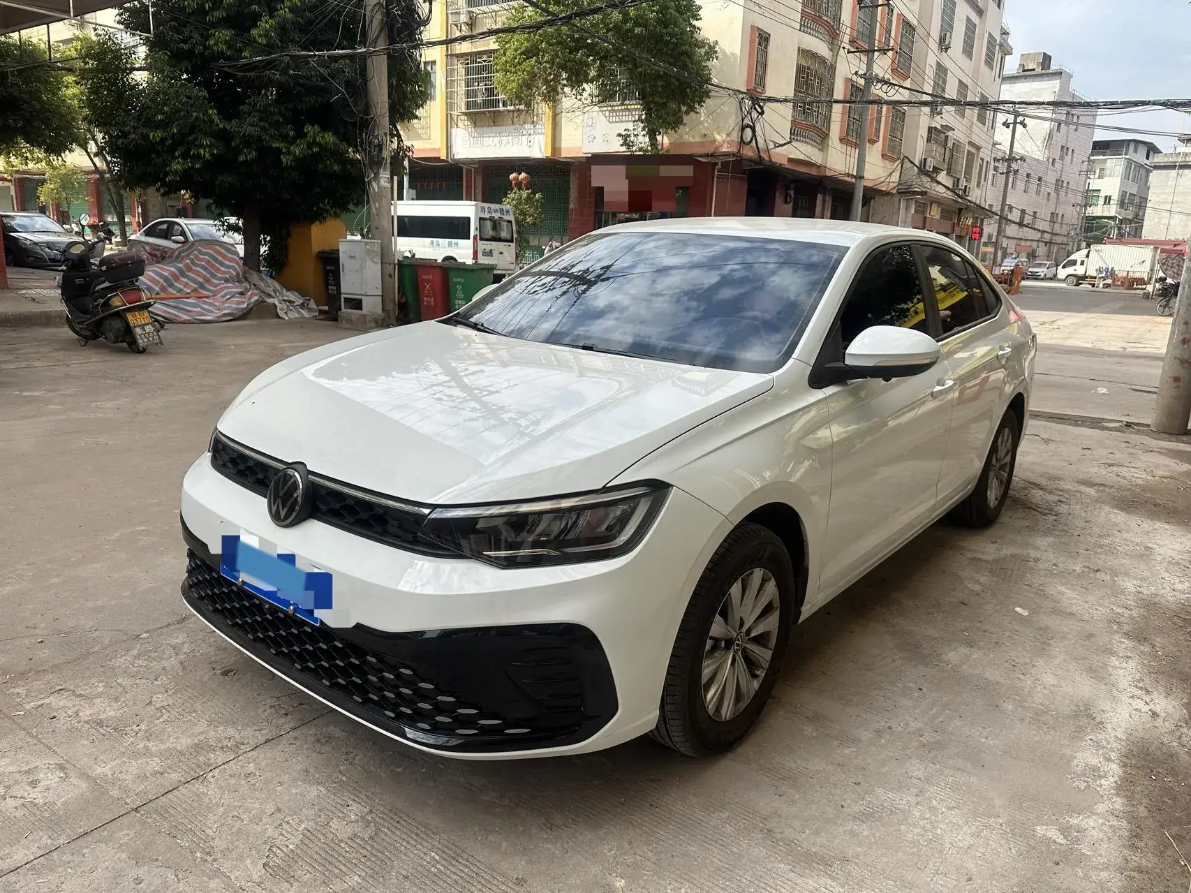 2025 VOLKSWAGEN LAVIDA view 1