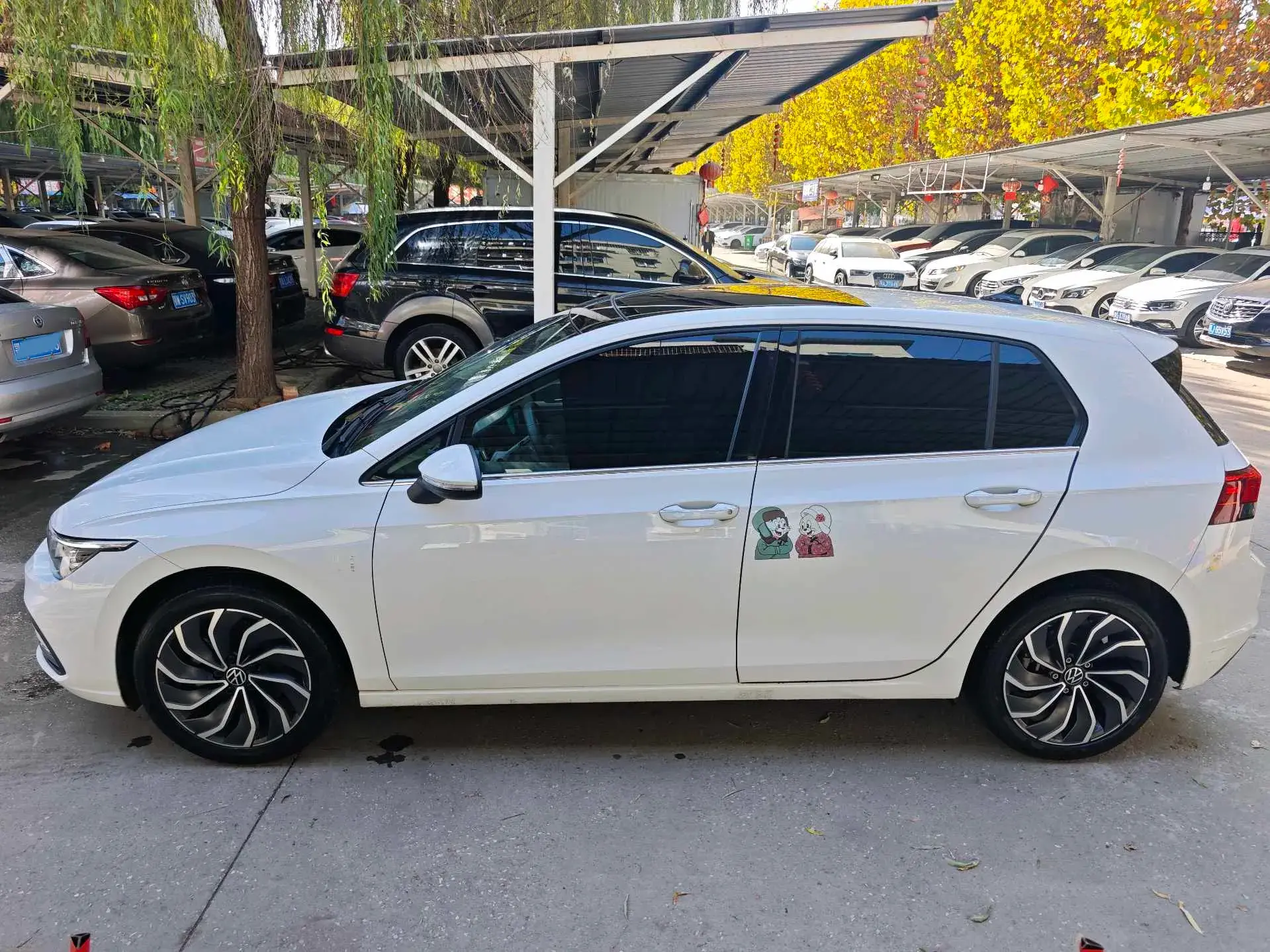 2023 VOLKSWAGEN GOLF thumbnail 3