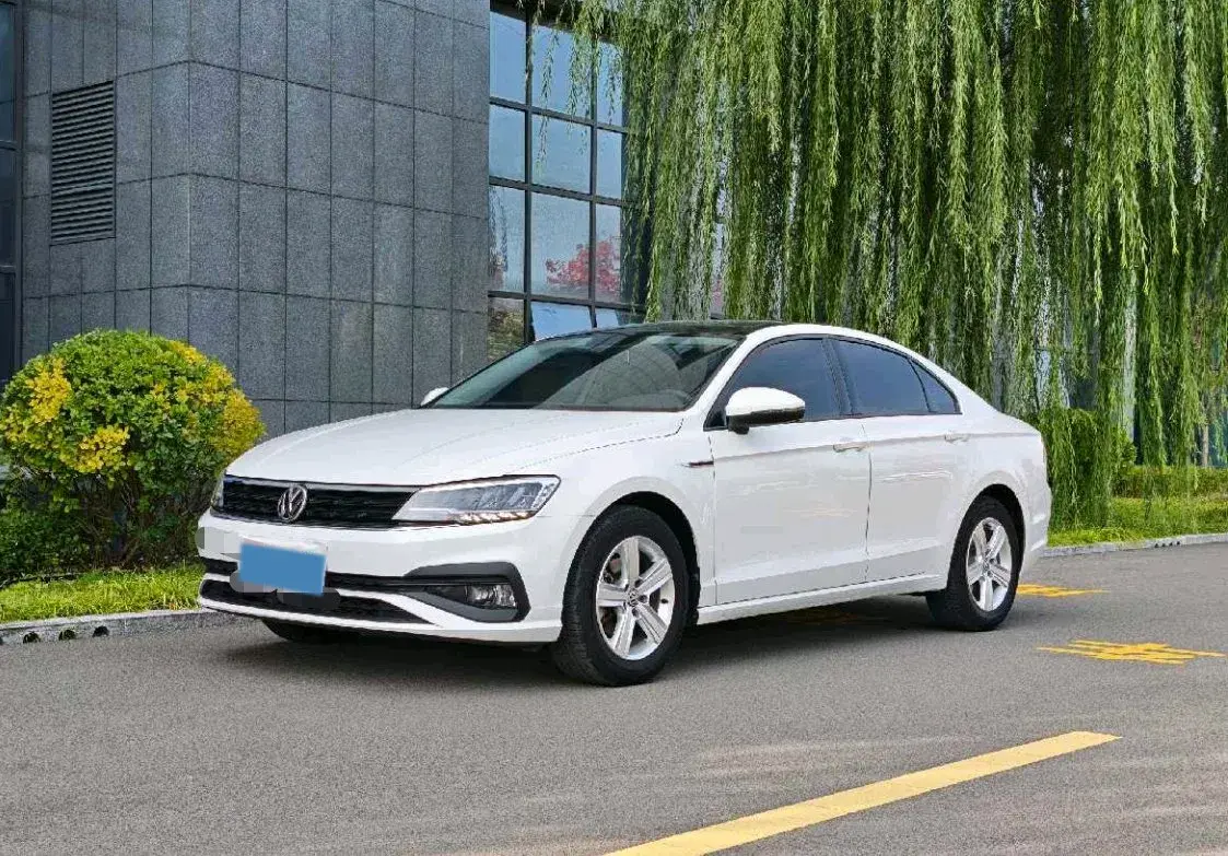 2019 Volkswagen T-Cross 1.4T 150HP L4 7DCT