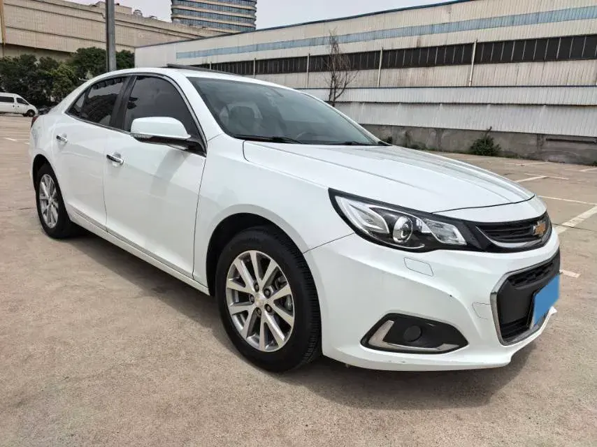 2018 CHEVROLET MALIBU thumbnail 3