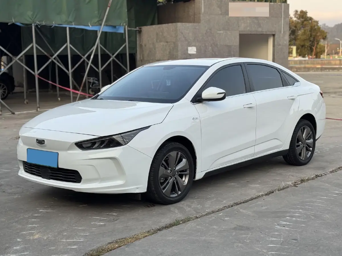 2022 Geely Emgrand L HiP 1.5T 181HP L4 3DHT PHEV 15.5KWH