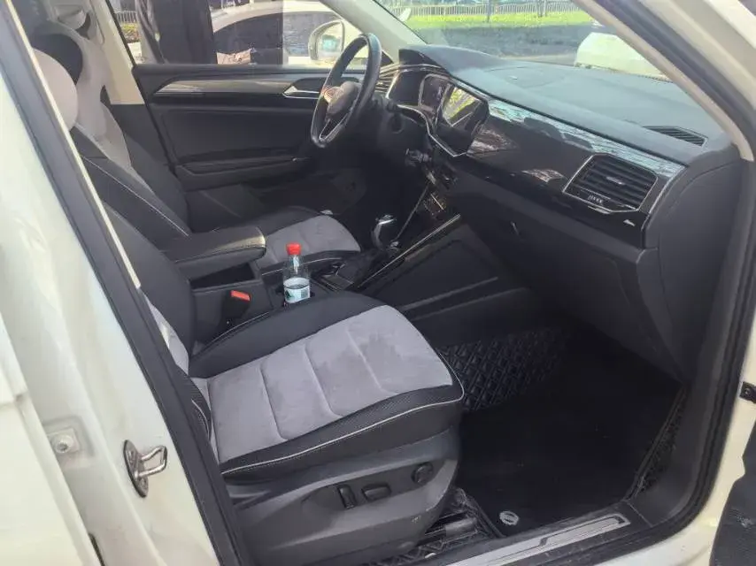 2020 VOLKSWAGEN TAYRON thumbnail 4