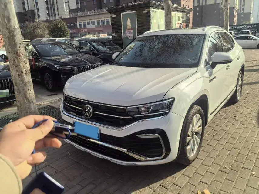 2020 Volkswagen Tayron X 2.0T 186HP L4 7DCT