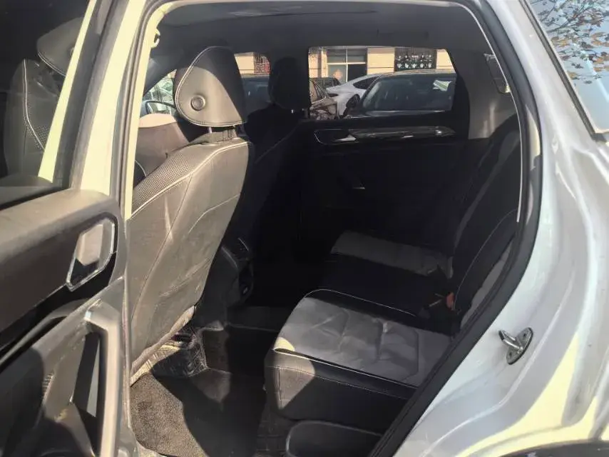 2020 VOLKSWAGEN TAYRON thumbnail 3