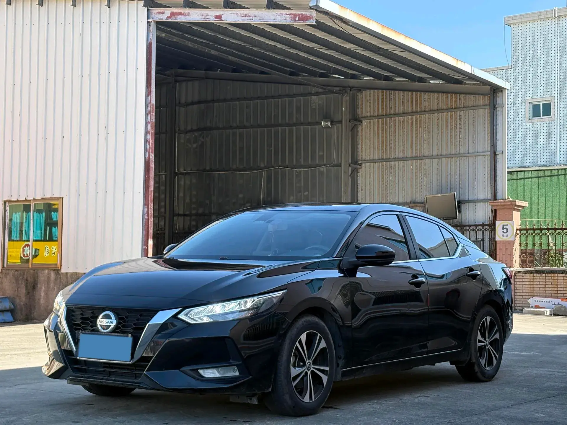 2021 NISSAN SYLPHY view 1