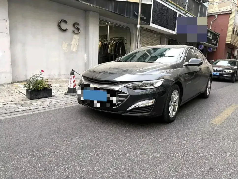 2022 CHEVROLET MALIBU view 1