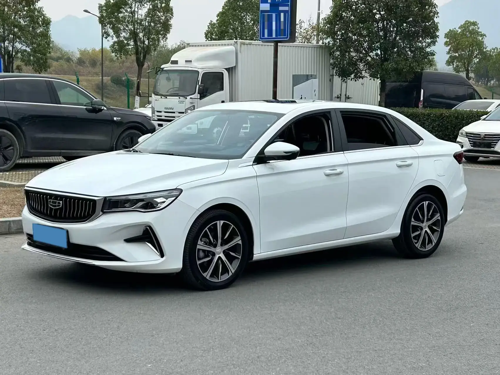 2022 GEELY EMGRAND view 1