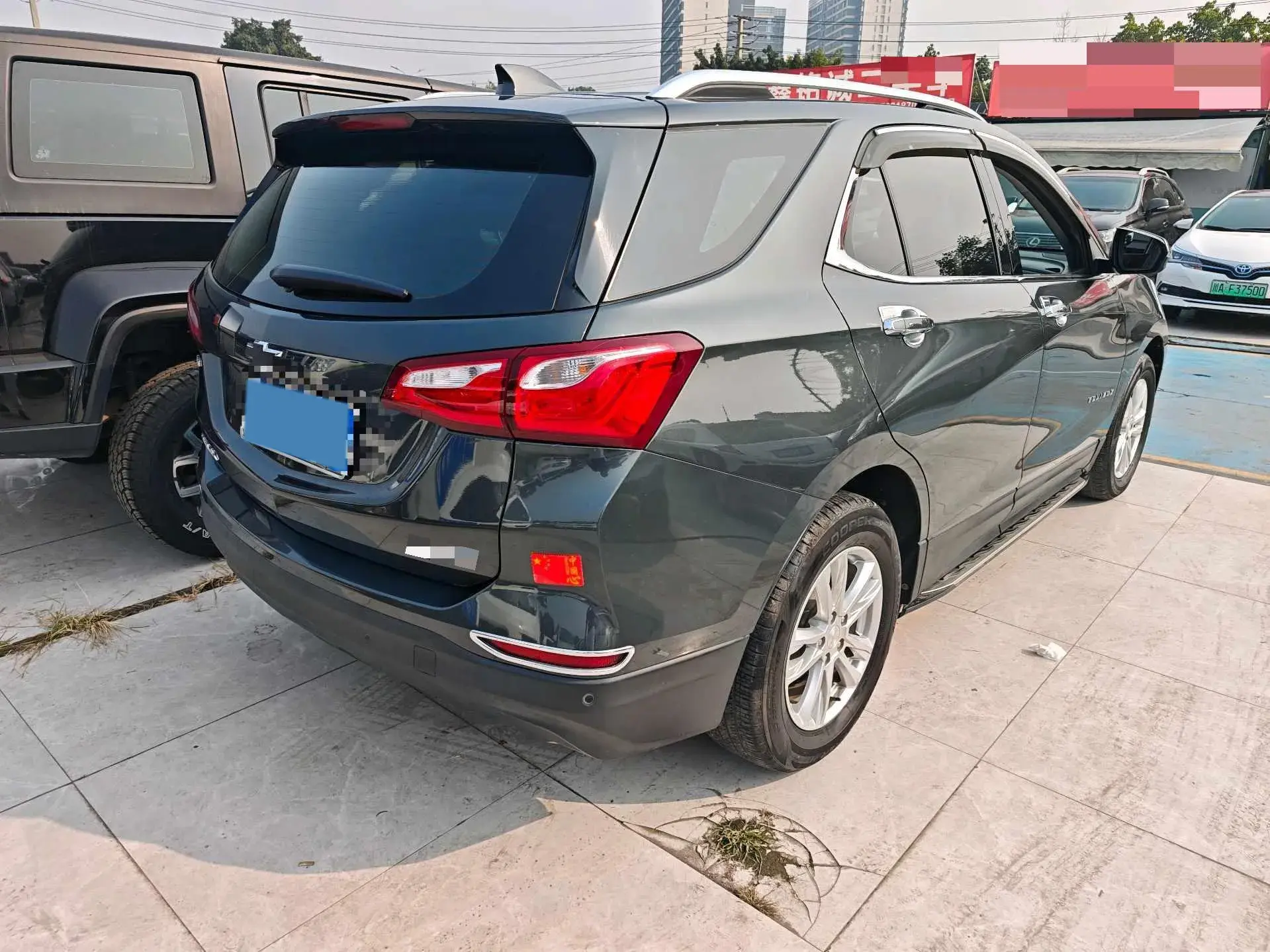 2019 CHEVROLET EQUINOX thumbnail 4