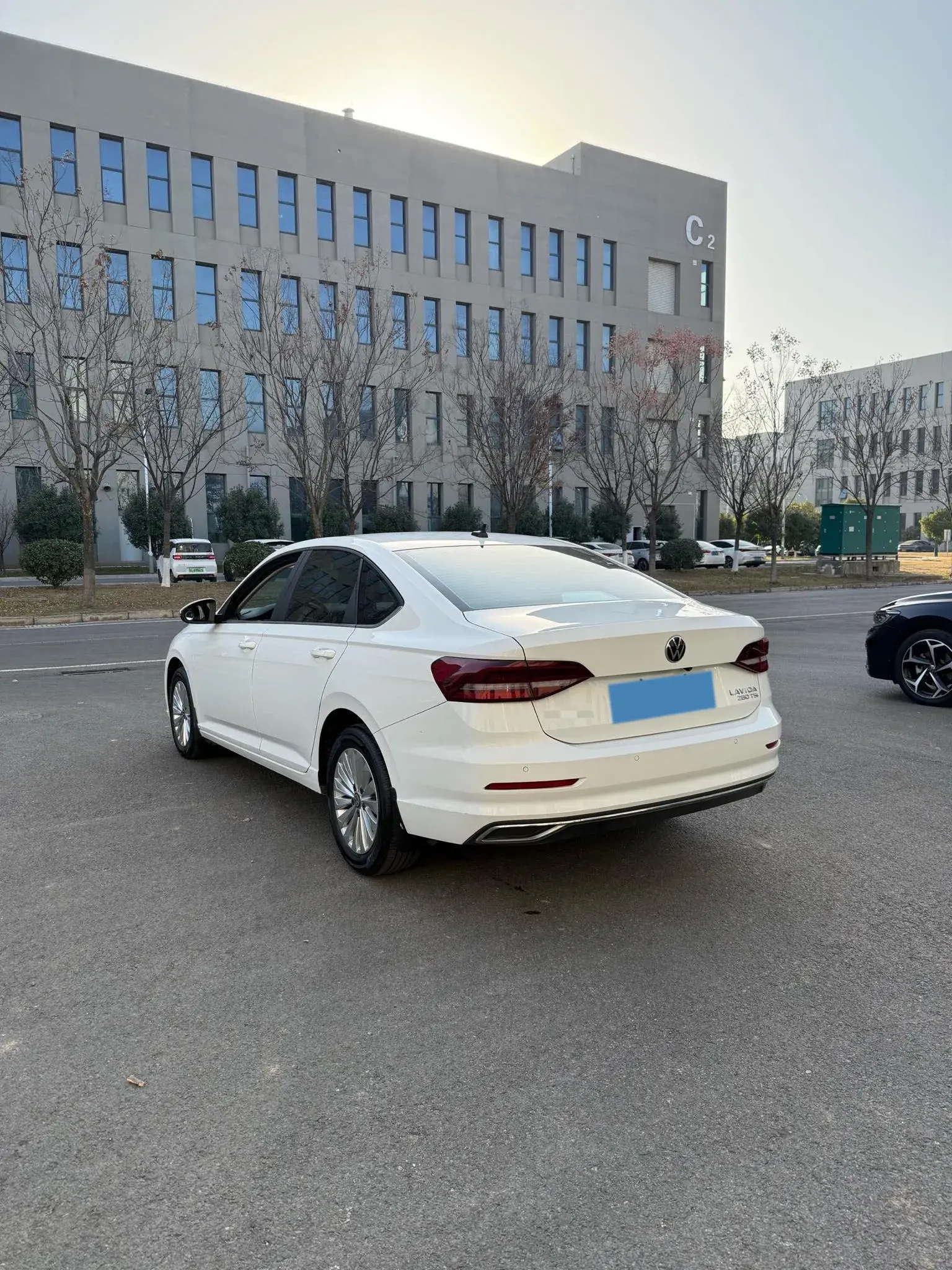 2022 VOLKSWAGEN SAGITAR thumbnail 4