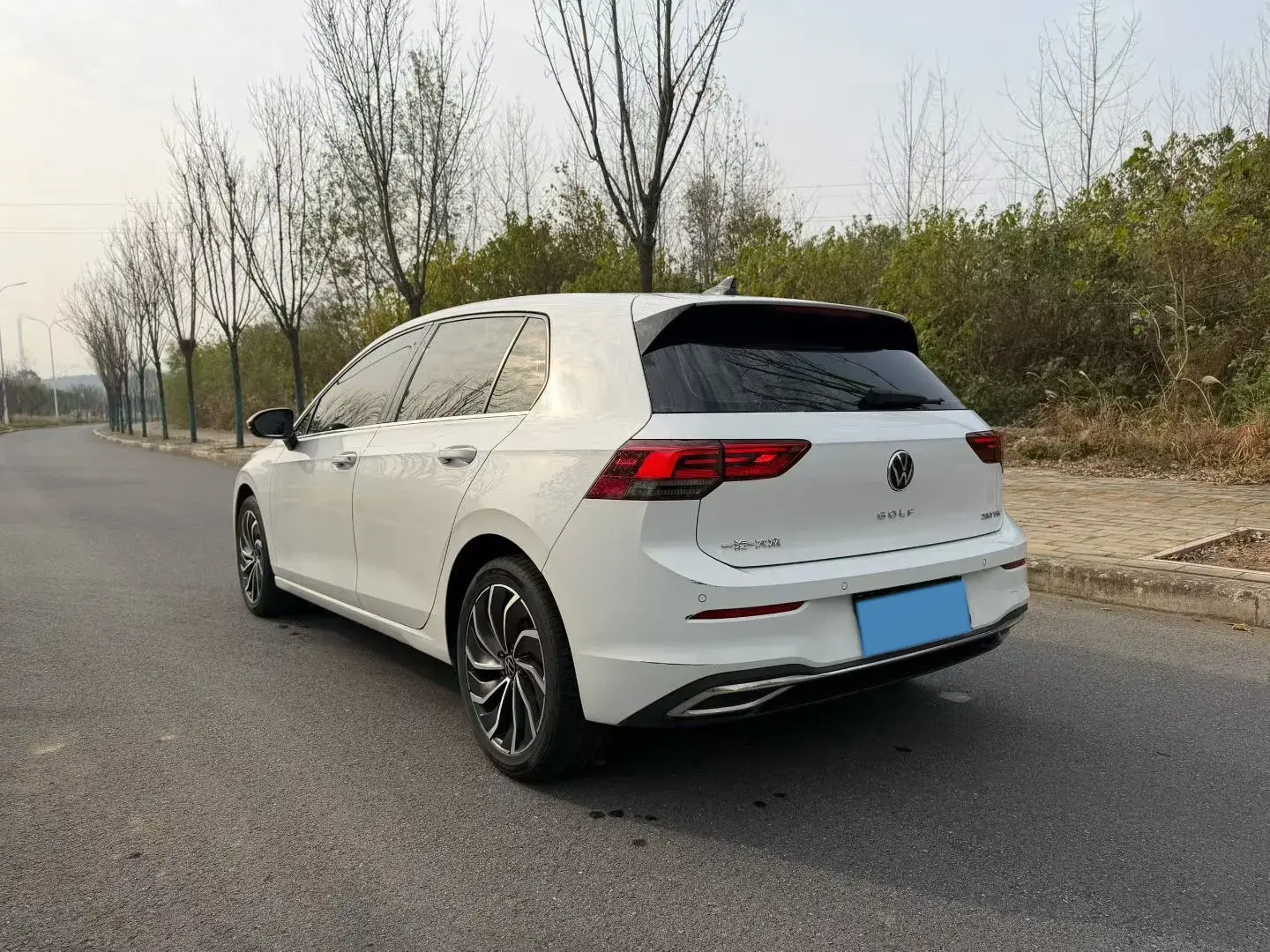 2021 VOLKSWAGEN GOLF thumbnail 4