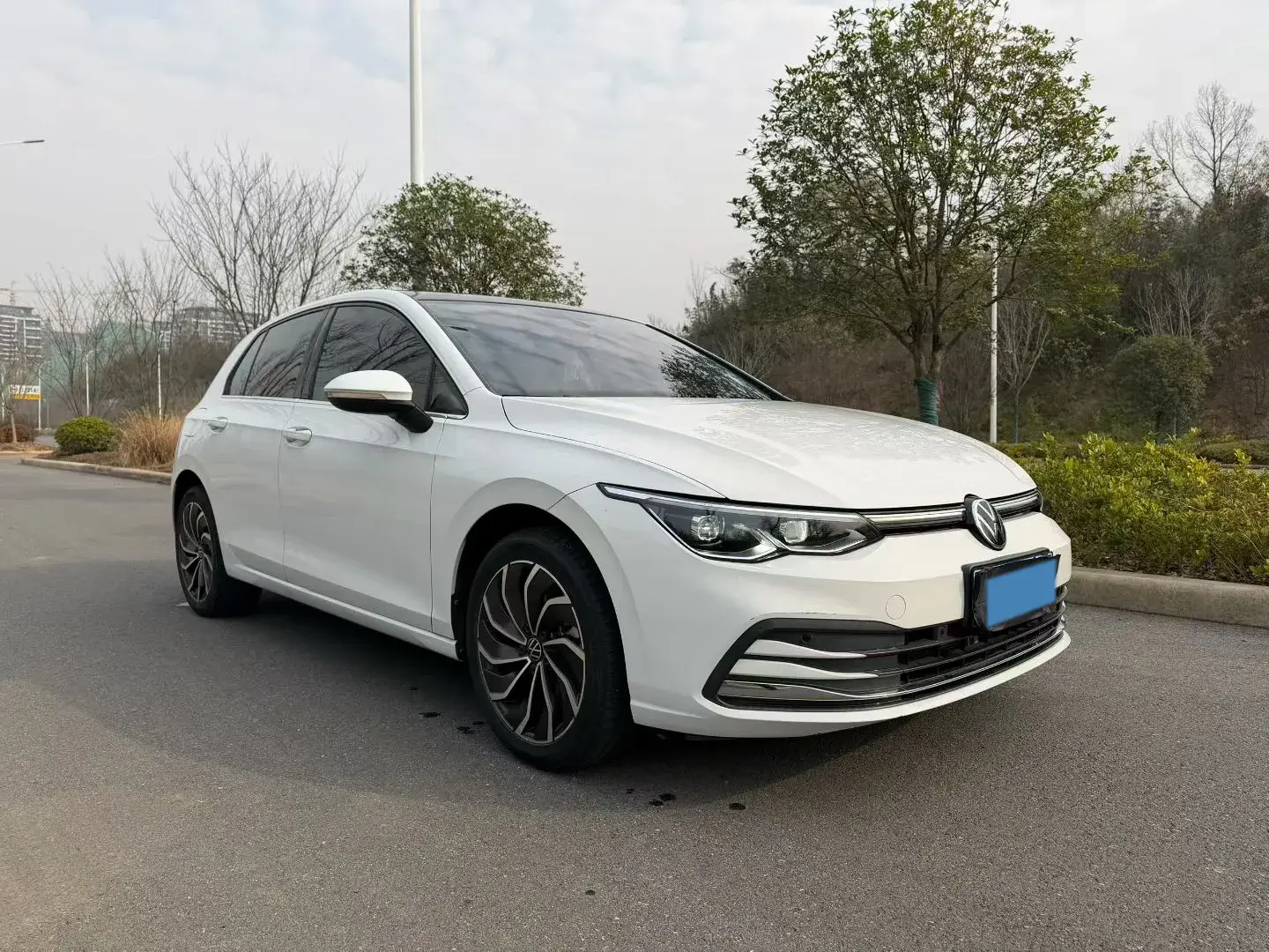 2021 VOLKSWAGEN GOLF thumbnail 3