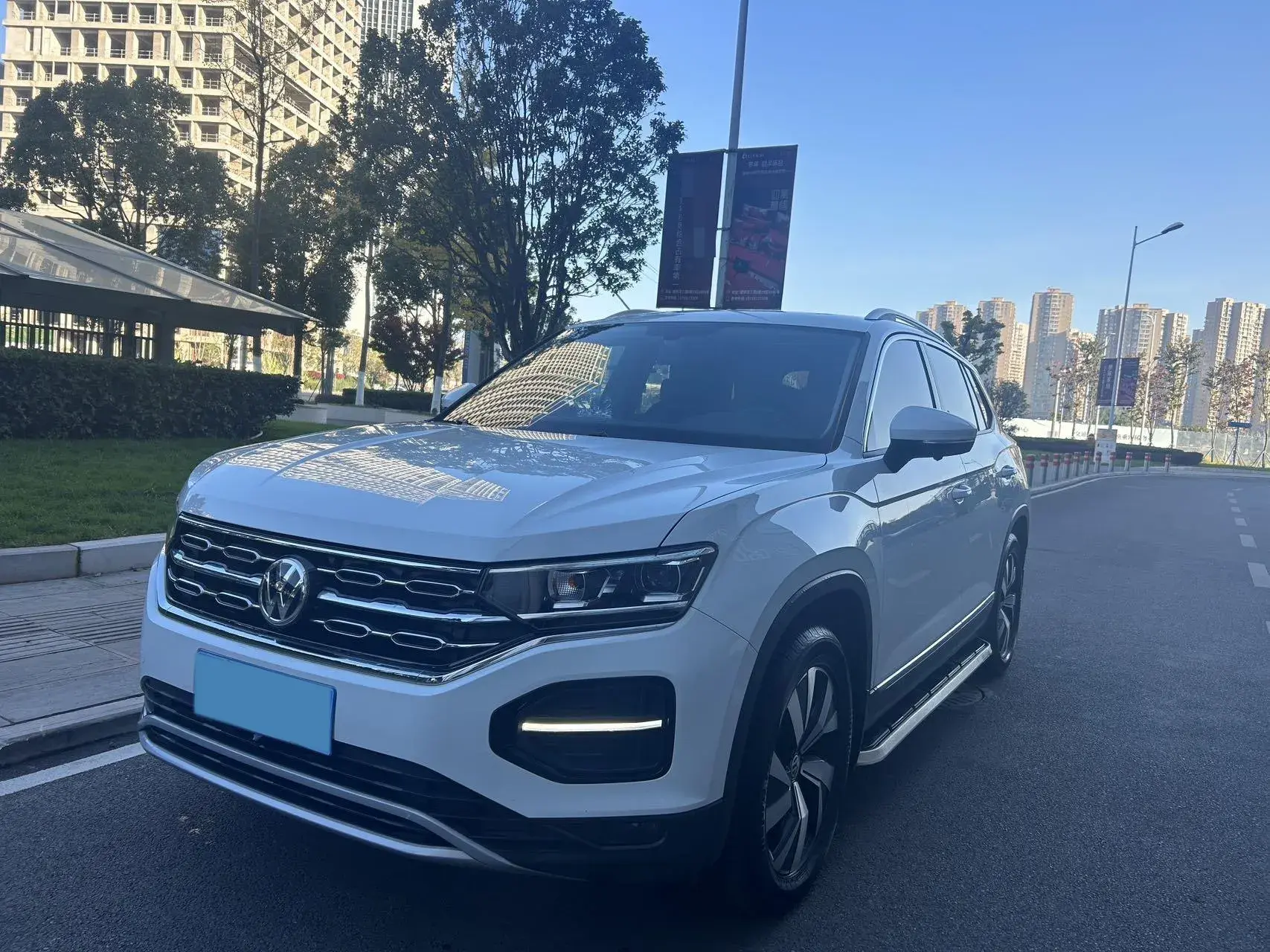 2019 JEEP CHEROKEE view 1