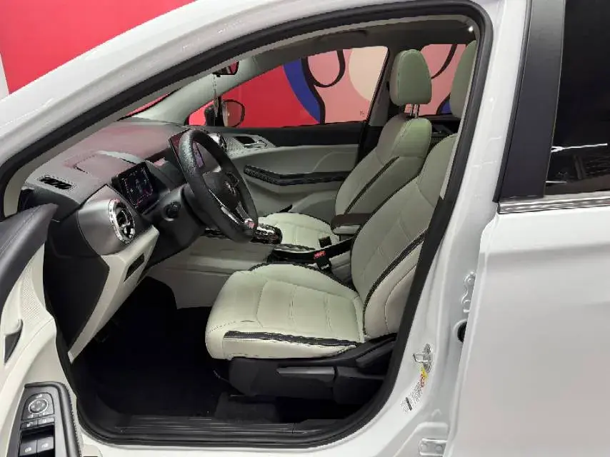 2021 BYD YUAN thumbnail 3