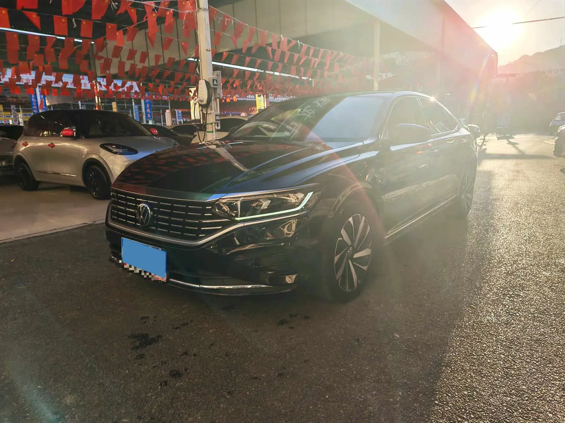 2021 VOLKSWAGEN PASSAT view 1