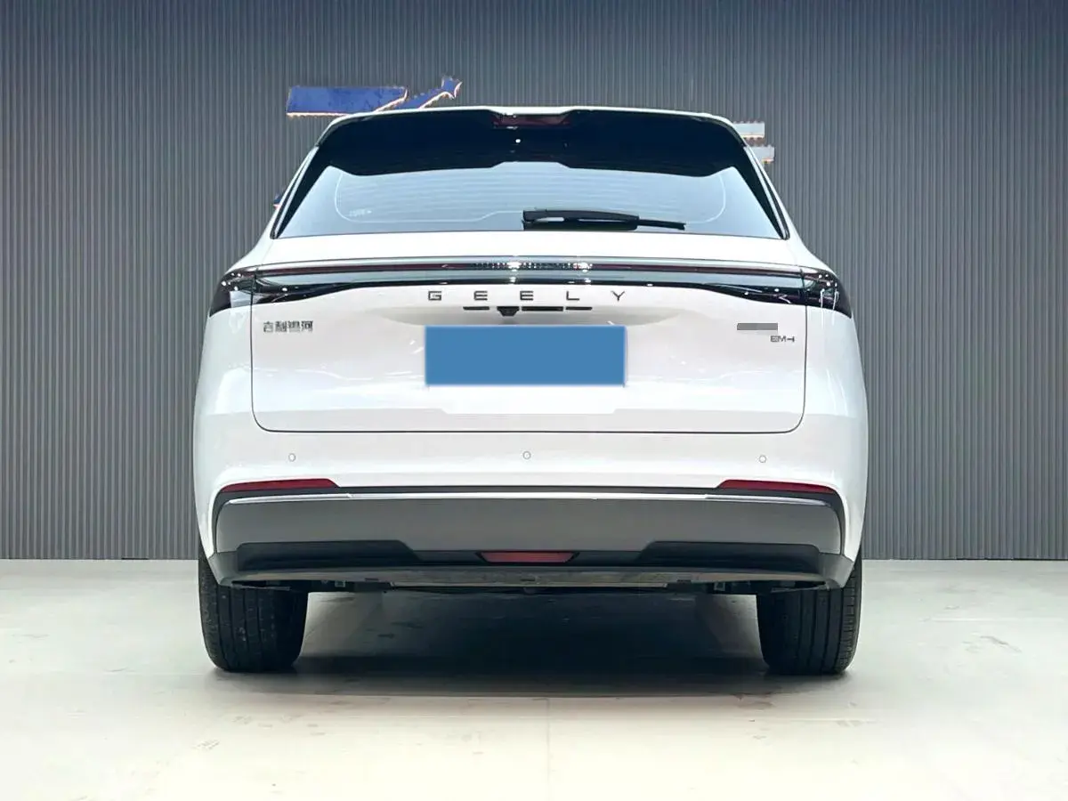 2025 BYD SEA thumbnail 3