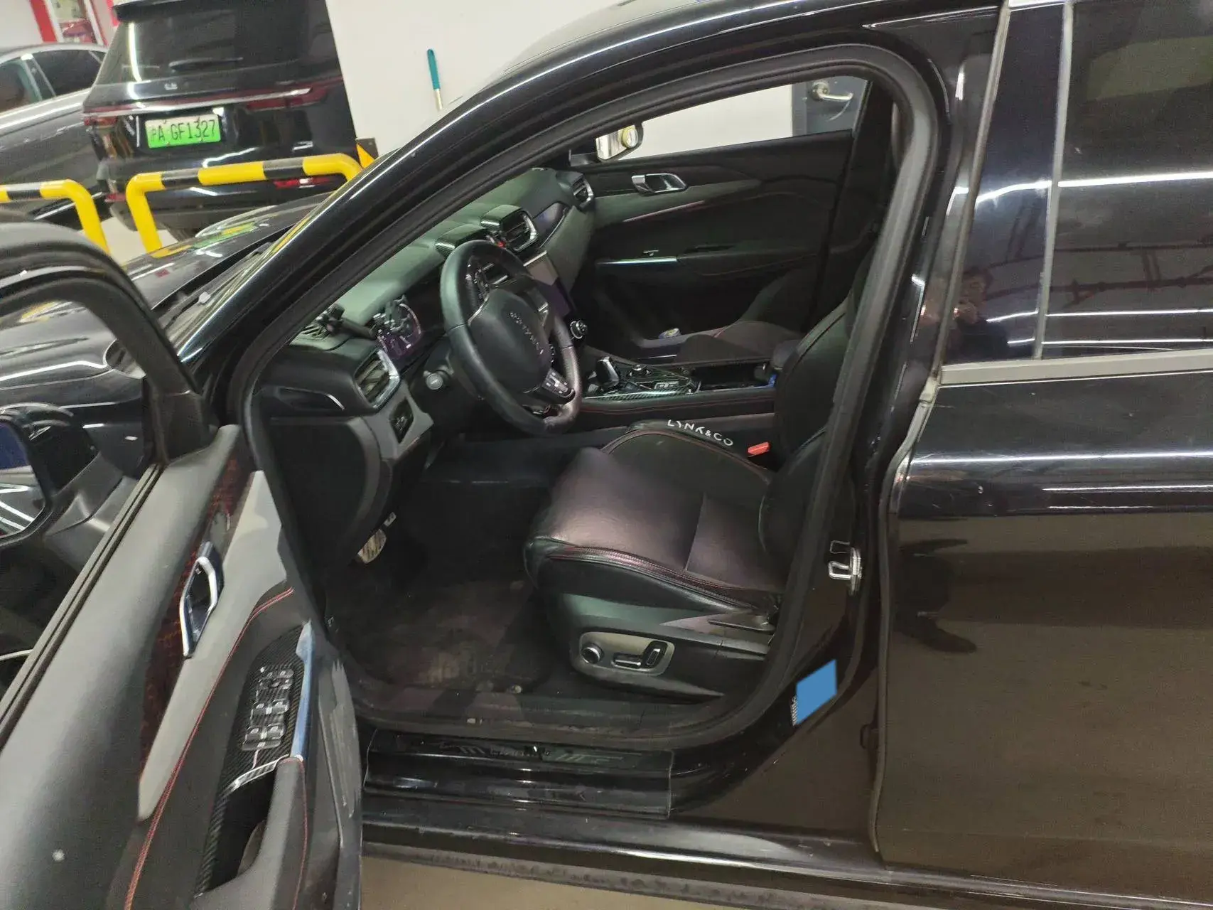 2018 TOYOTA C-HR thumbnail 2