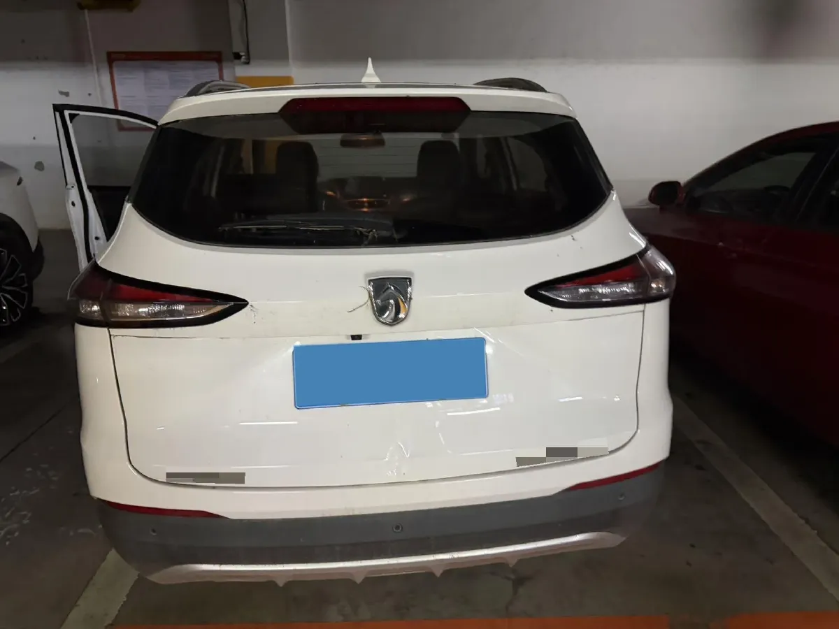 2014 BaoJun 610 1.5L 112HP L4 6AT,autocango,china used car exporter,china ev exporter,chinese used car exporter,chinese used ev exporter