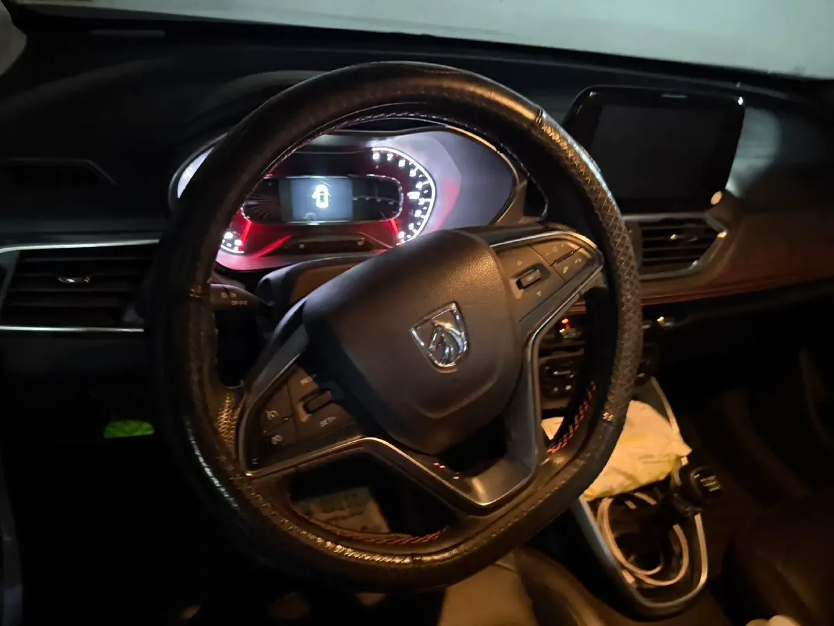 2014 BaoJun 610 1.5L 112HP L4 6AT,autocango,china used car exporter,china ev exporter,chinese used car exporter,chinese used ev exporter