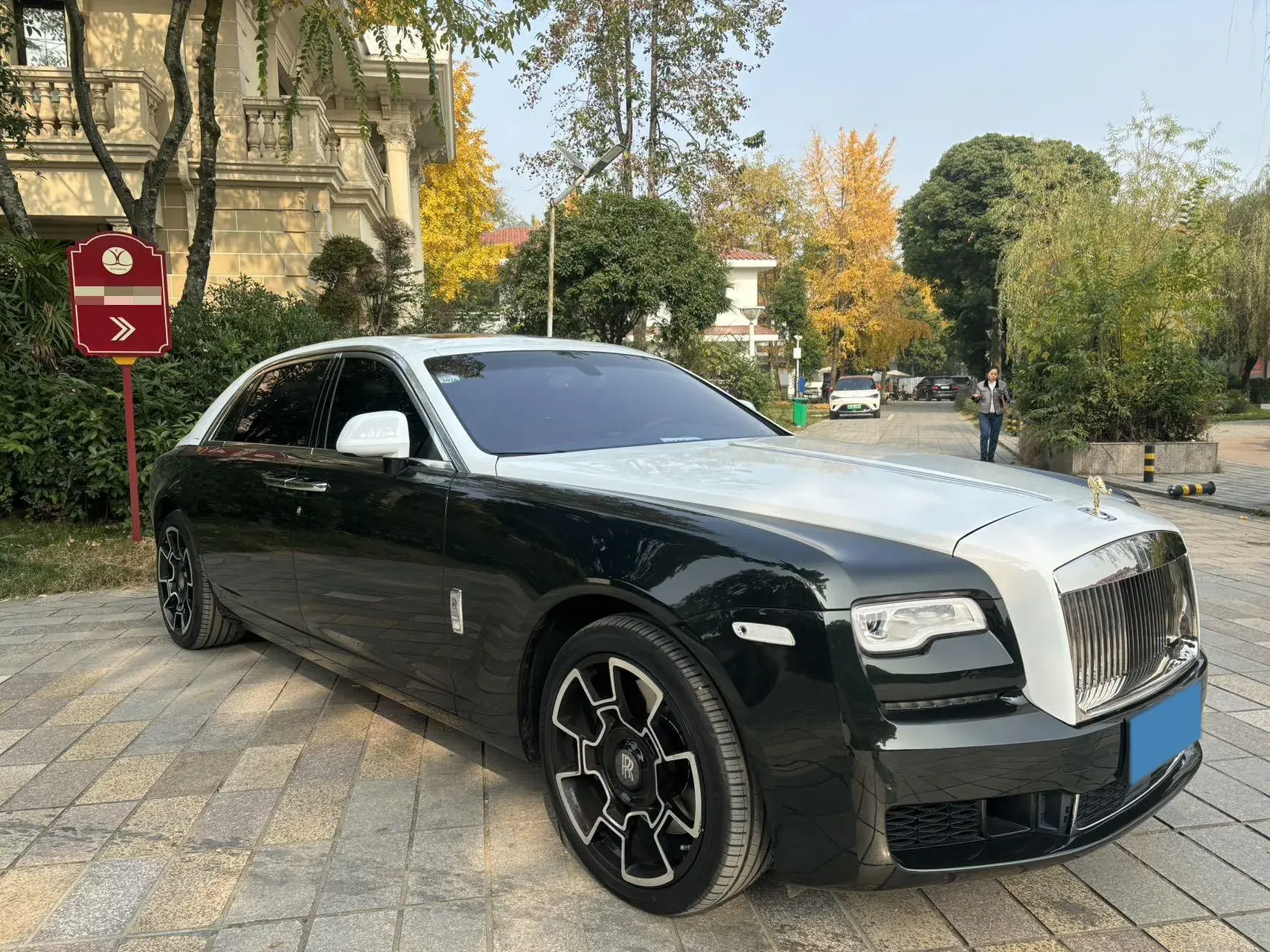 2018 ROLLS-ROYCE GHOST thumbnail 3