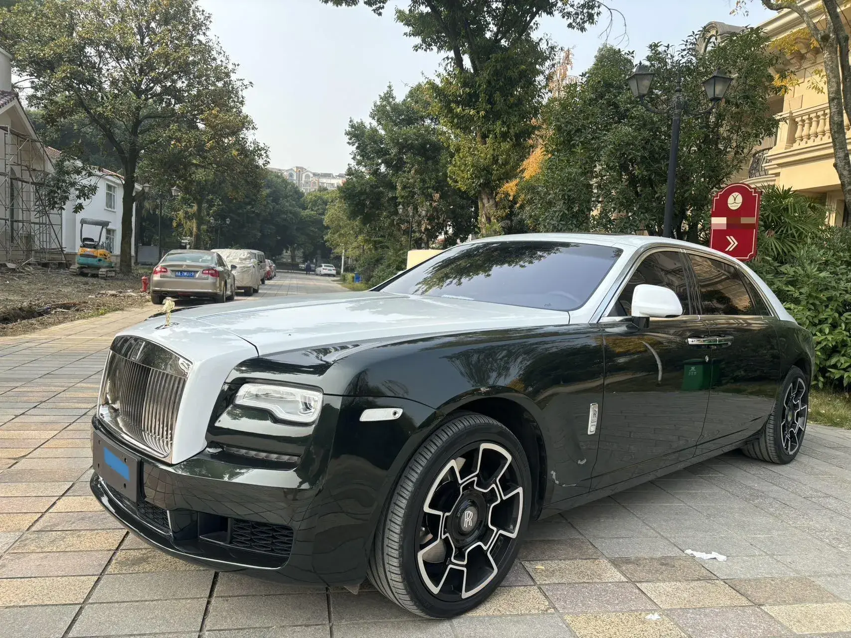 2018 ROLLS-ROYCE GHOST view 1
