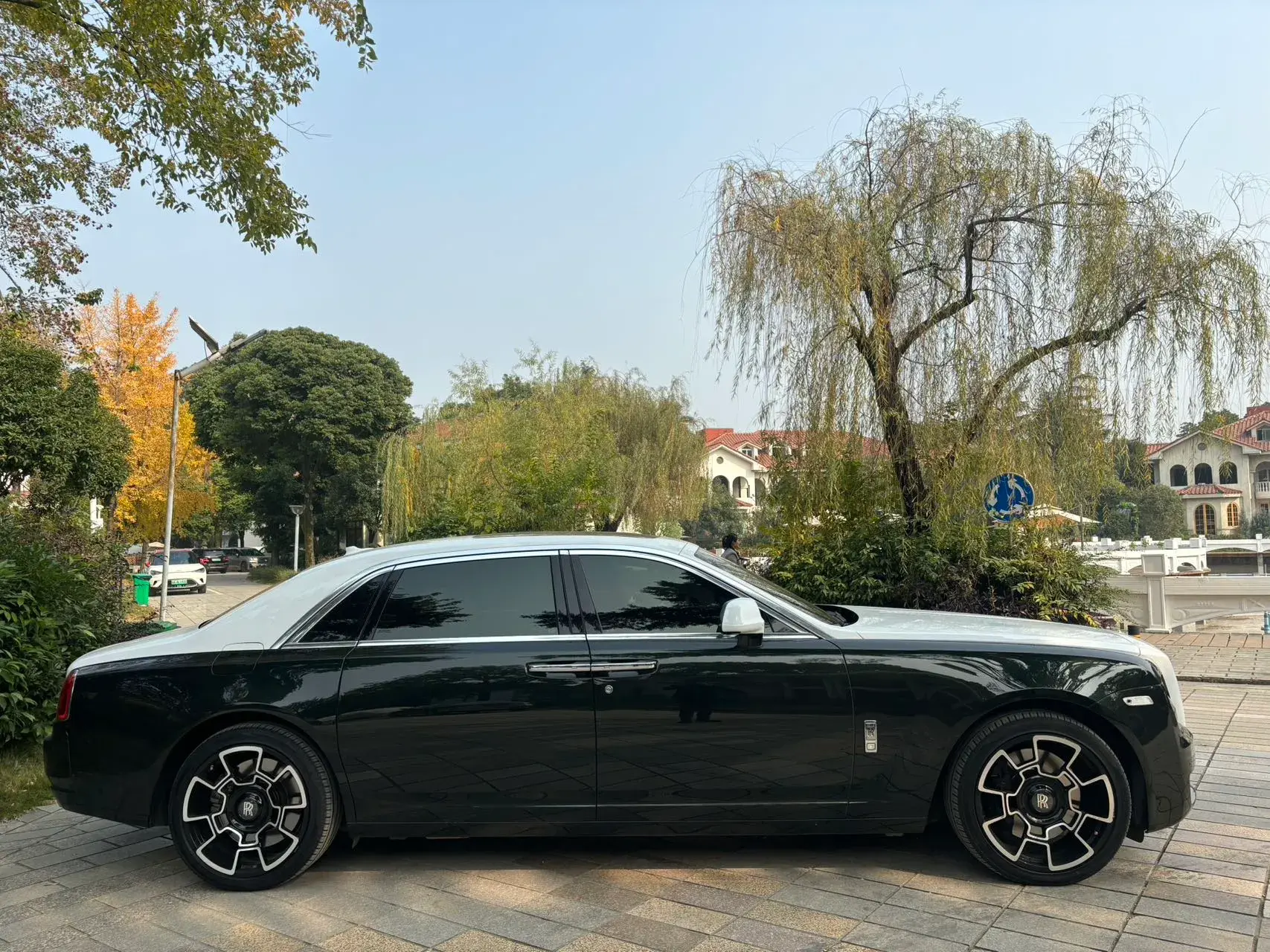 2018 ROLLS-ROYCE GHOST thumbnail 4