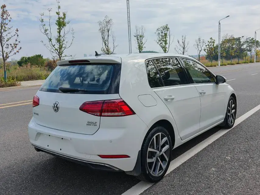 2020 VOLKSWAGEN GOLF thumbnail 4