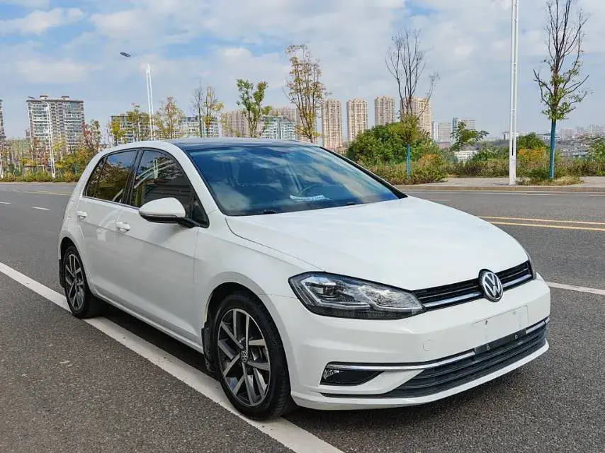 2020 VOLKSWAGEN GOLF thumbnail 3