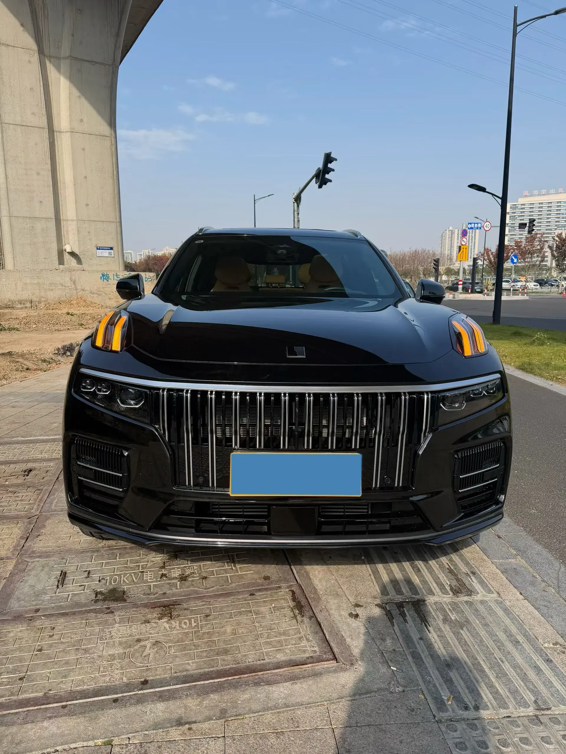 2024 LYNK&CO 09 thumbnail 3