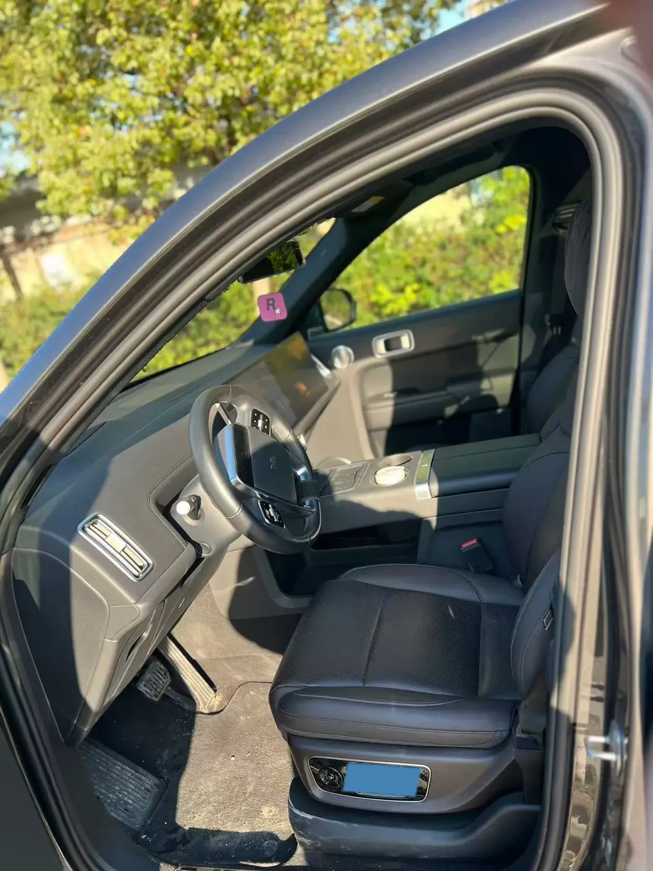 2023 LI L7 thumbnail 3