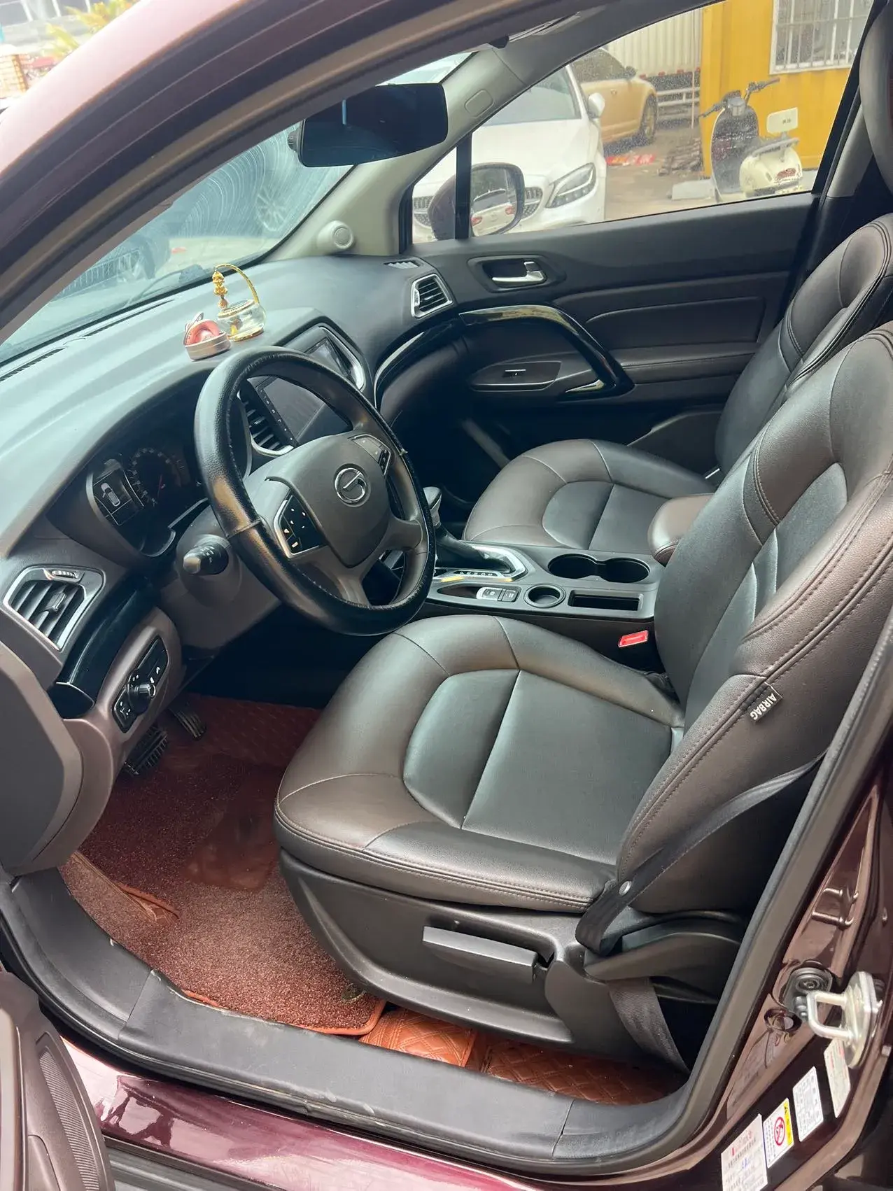 2017 GAC TRUMPCHI thumbnail 3