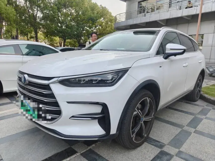 2020 DS 7 view 1