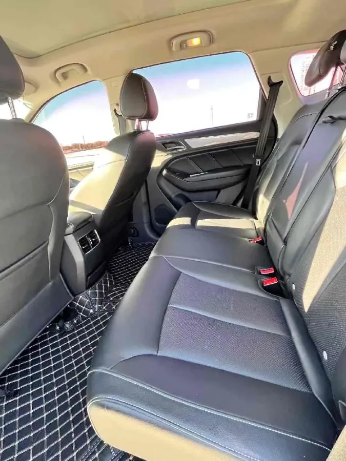 2020 Roewe i6 1.5T 169HP L4 7DCT,autocango,china used car exporter,china ev exporter,chinese used car exporter,chinese used ev exporter