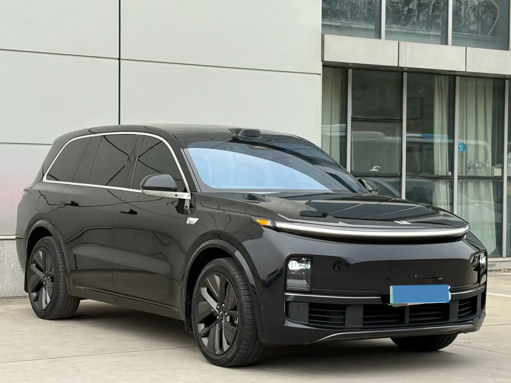 2022 LI L9 thumbnail 2