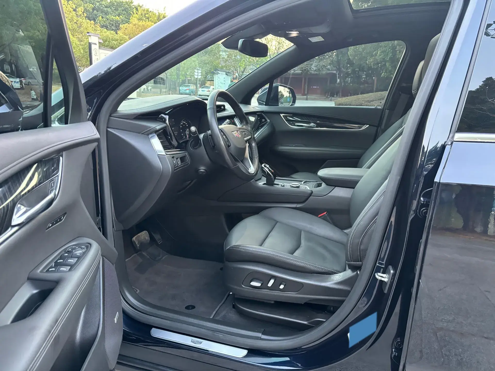 2021 CADILLAC XT6 thumbnail 4