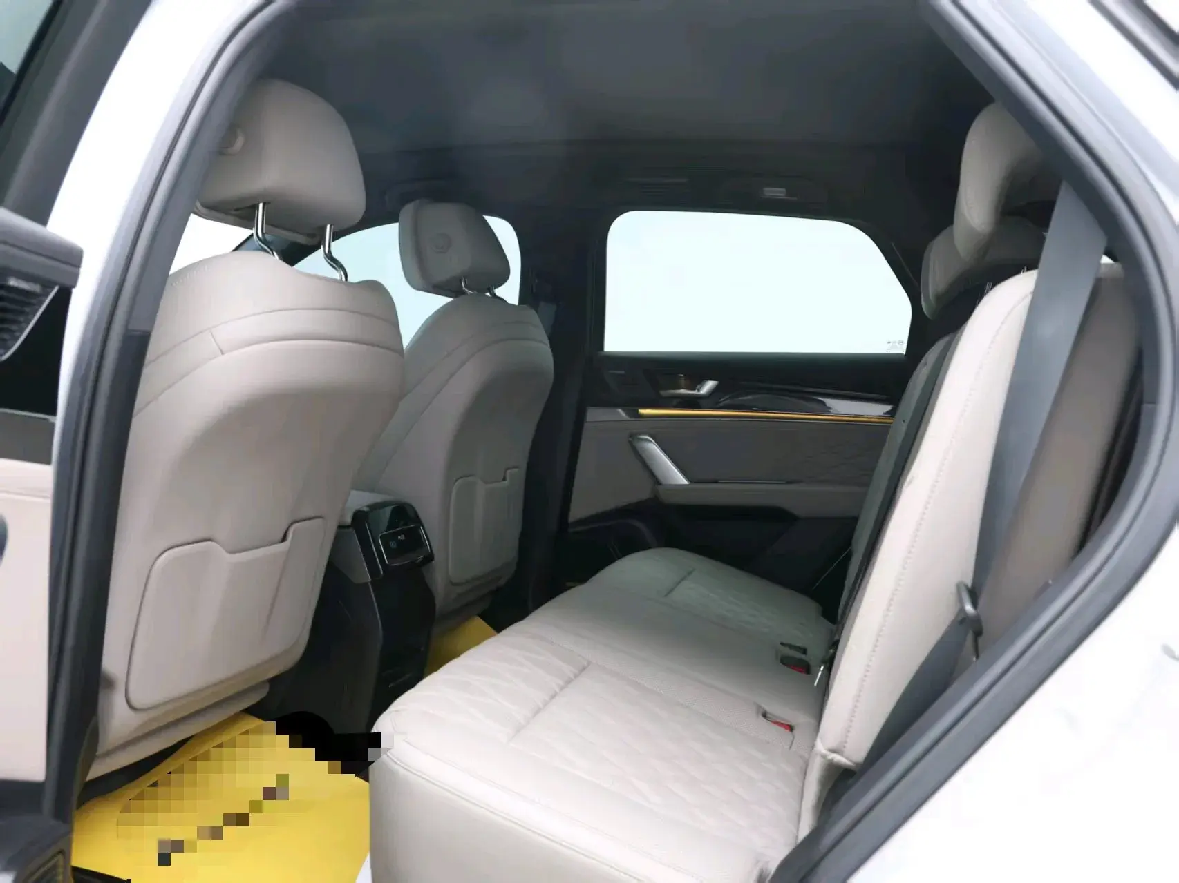 2024 BYD TANG thumbnail 4