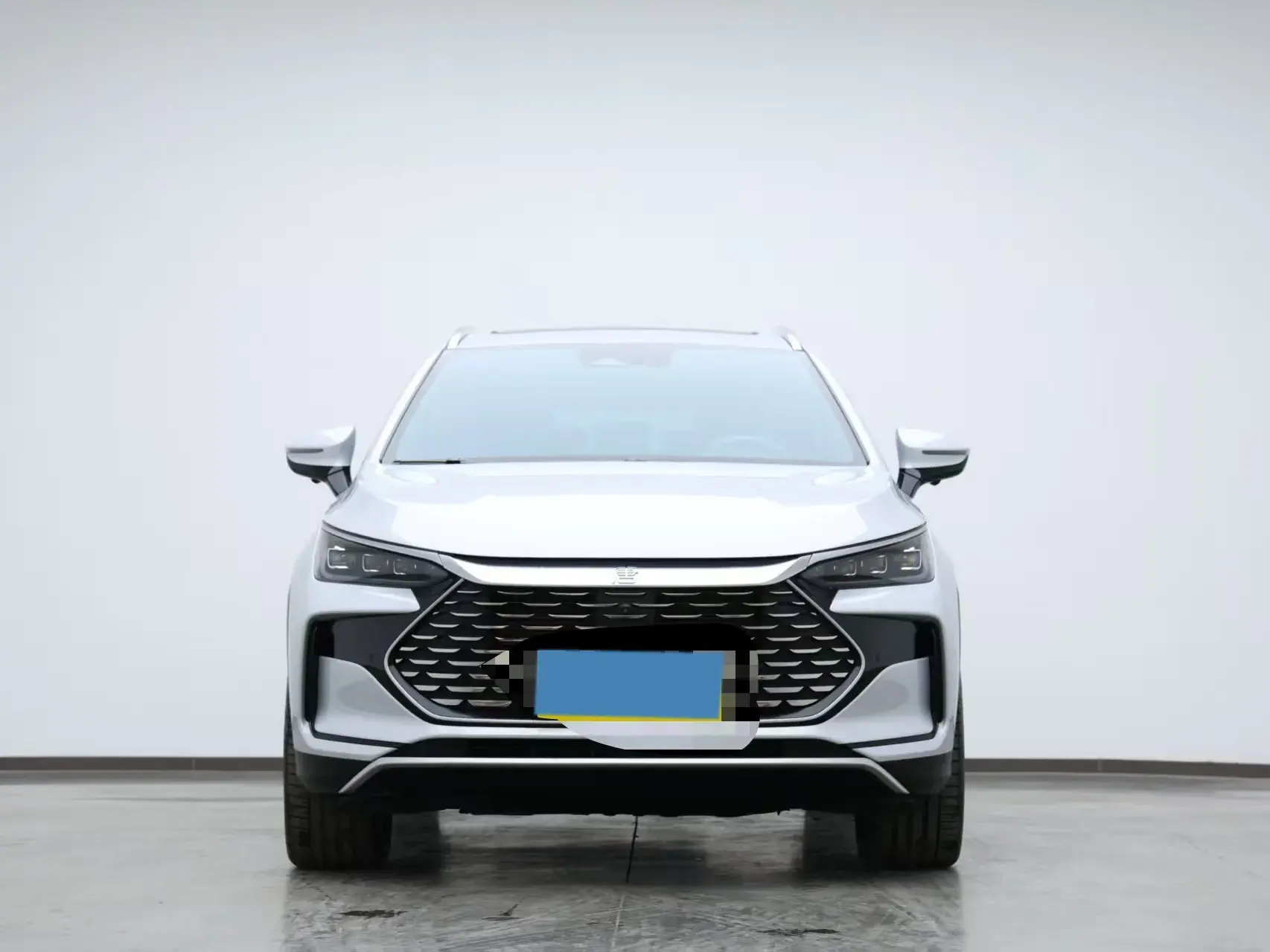 2024 BYD TANG thumbnail 2