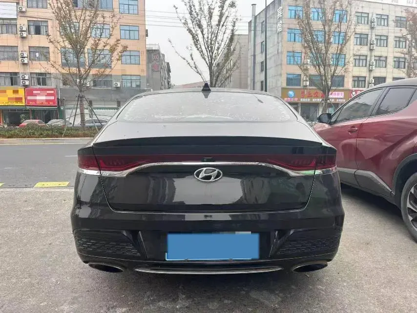 2019 HYUNDAI LA thumbnail 4