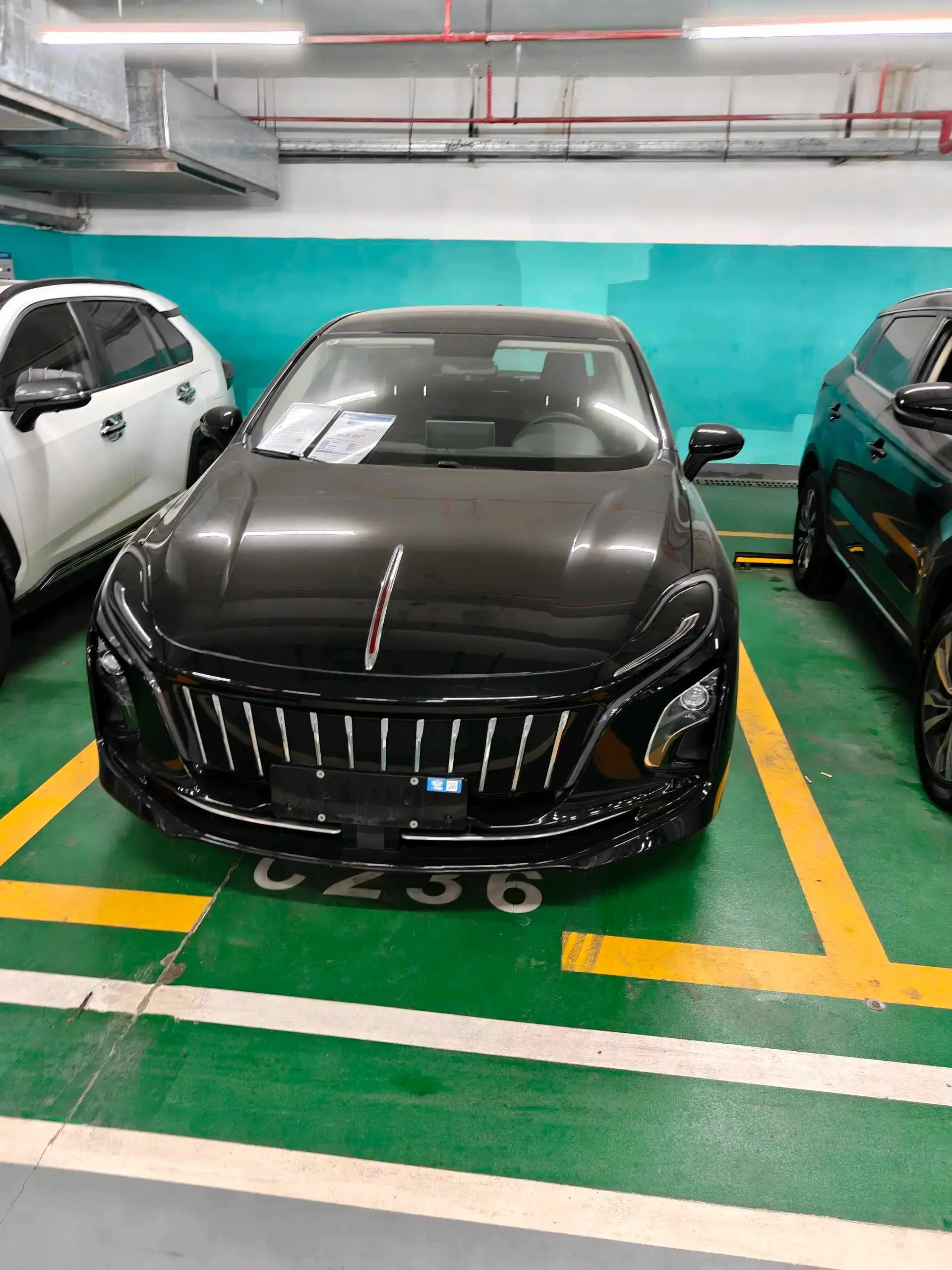 2023 HONGQI E-QM5 thumbnail 2