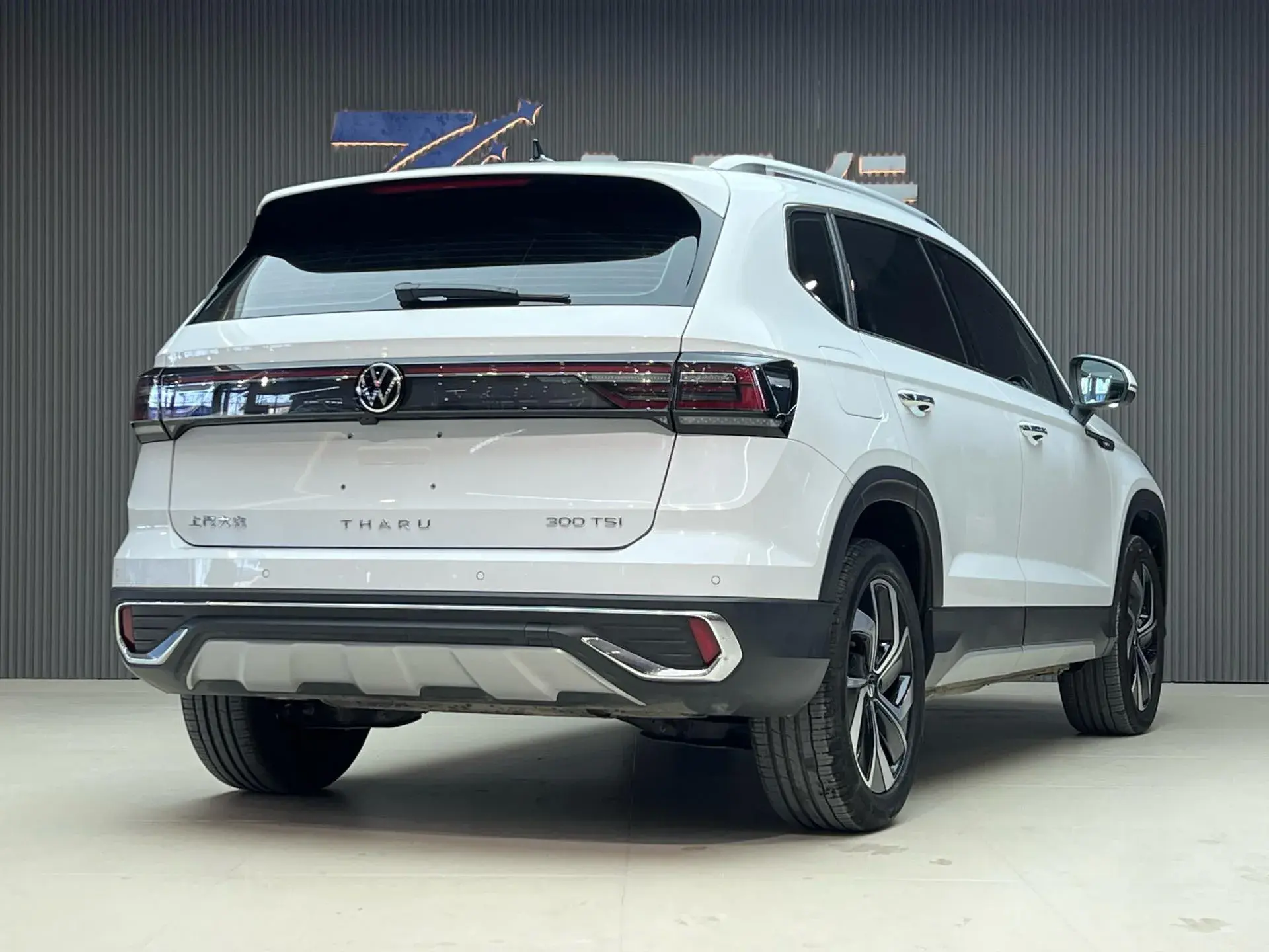 2024 VOLKSWAGEN THARU thumbnail 3