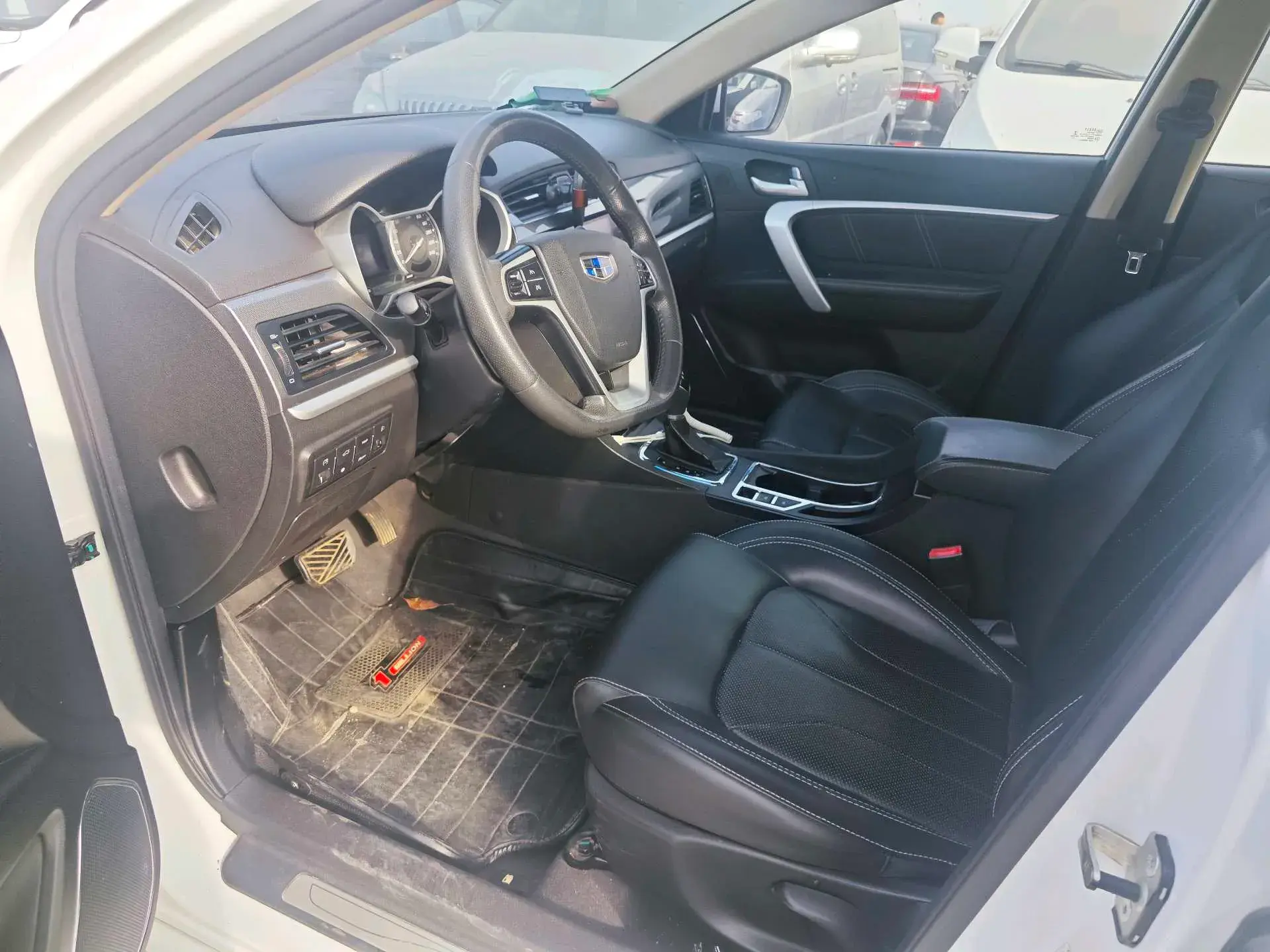 2017 GEELY EMGRAND thumbnail 3