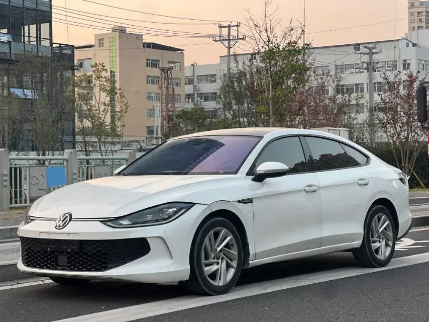 2022 VOLKSWAGEN LAVIDA view 1