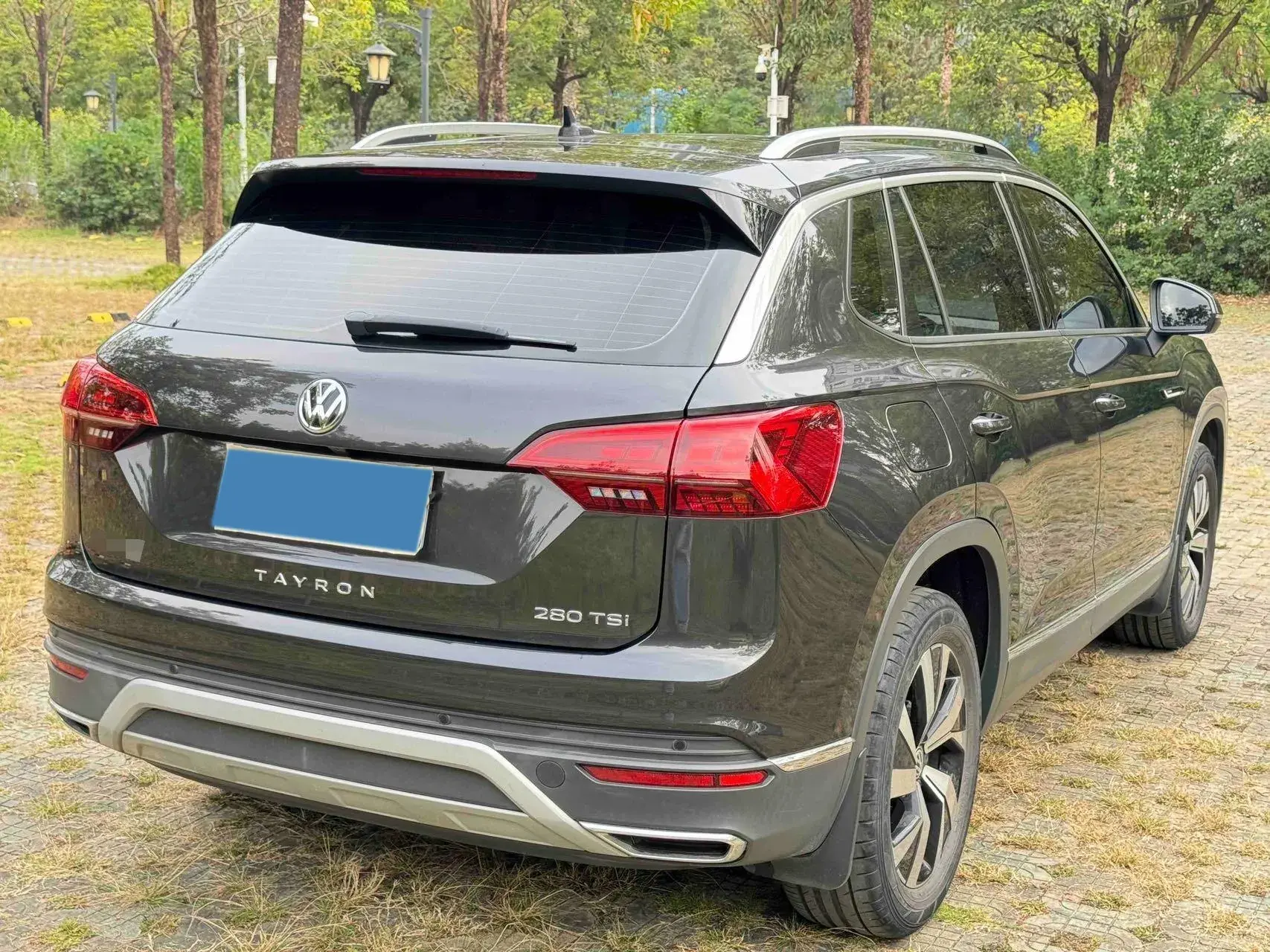 2021 VOLKSWAGEN TAYRON thumbnail 4