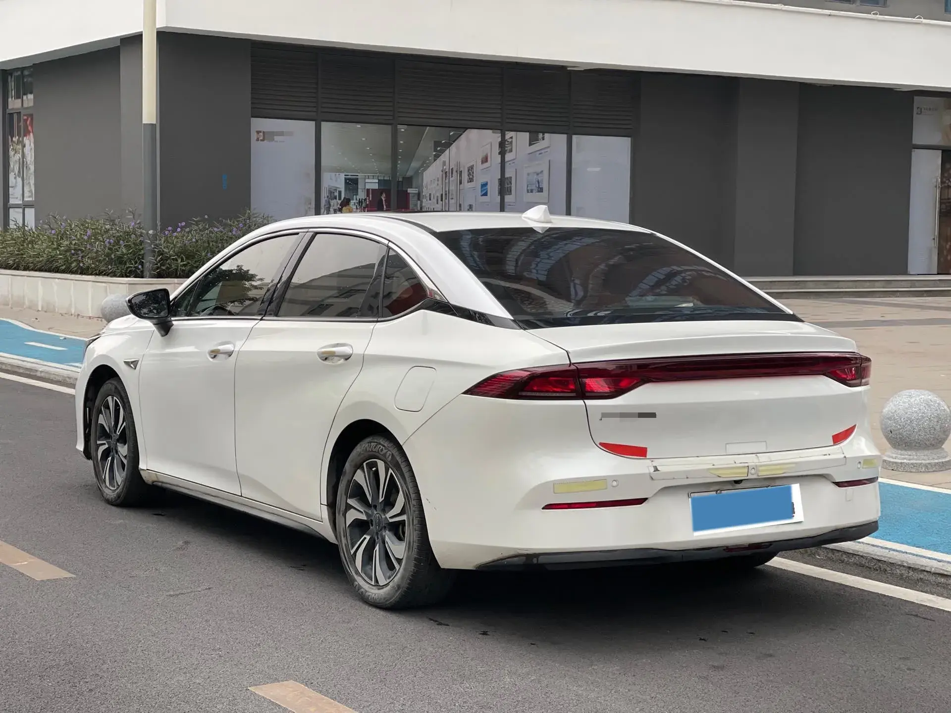 2020 AION S thumbnail 3