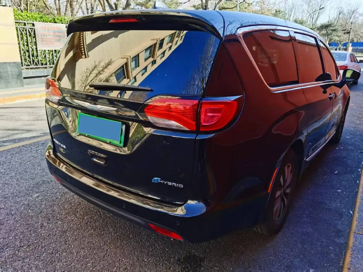 2018 Chrysler Pacifica 3.6L 245HP V6 E-CVT PHEV 16KWH,autocango,china used car exporter,china ev exporter,chinese used car exporter,chinese used ev exporter