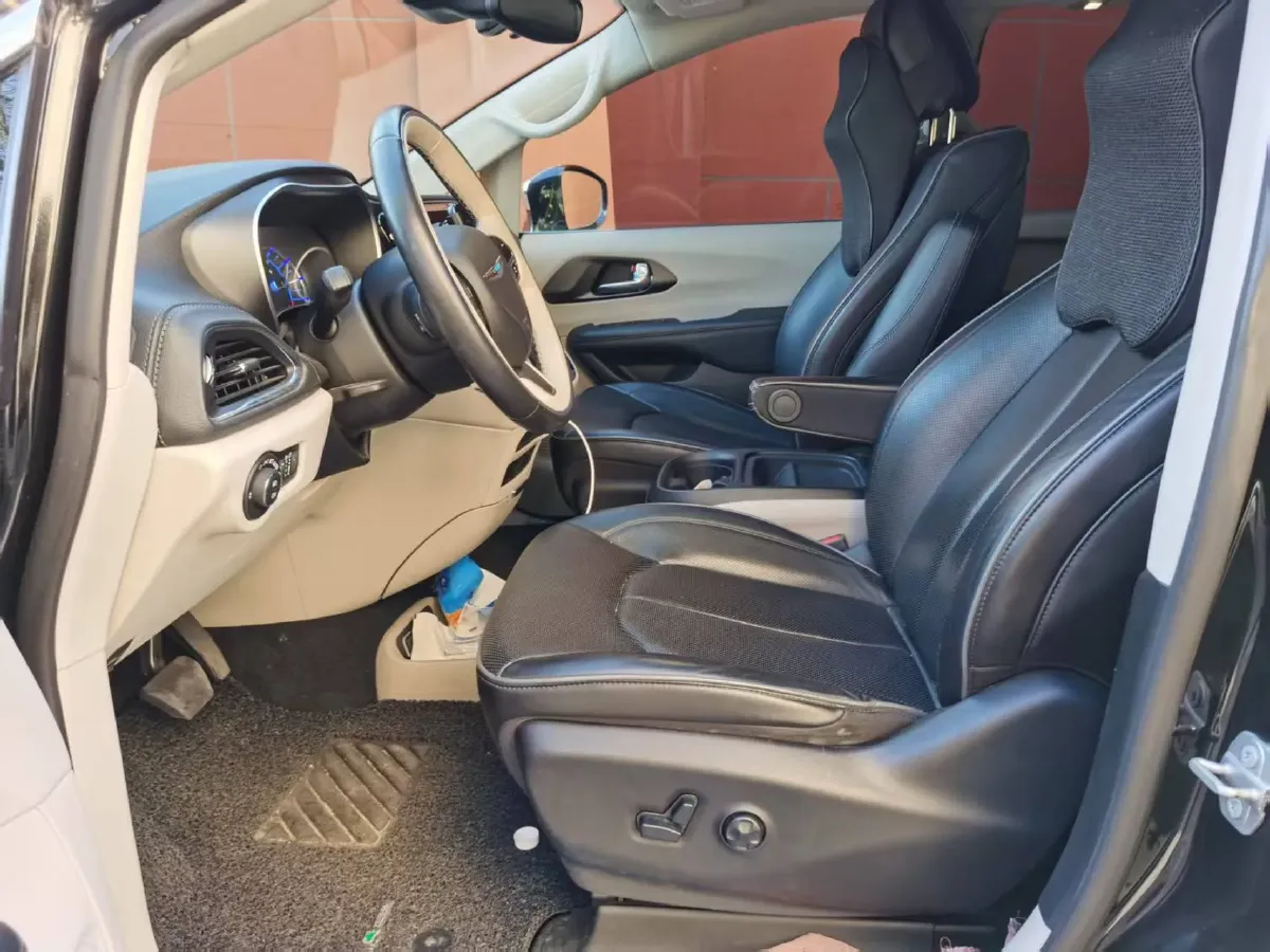 2018 Chrysler Pacifica 3.6L 245HP V6 E-CVT PHEV 16KWH,autocango,china used car exporter,china ev exporter,chinese used car exporter,chinese used ev exporter