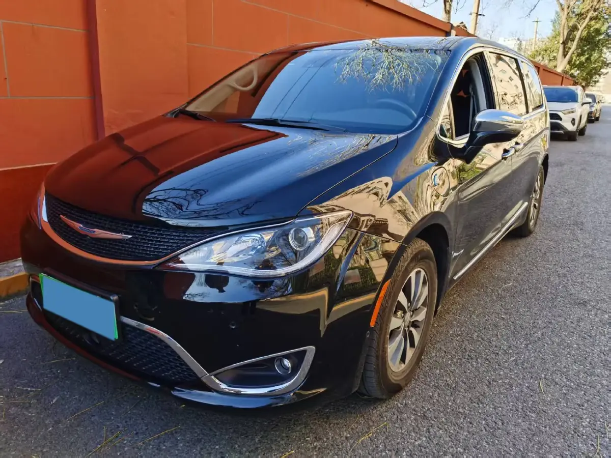 2018 Chrysler Pacifica 3.6L 245HP V6 E-CVT PHEV 16KWH