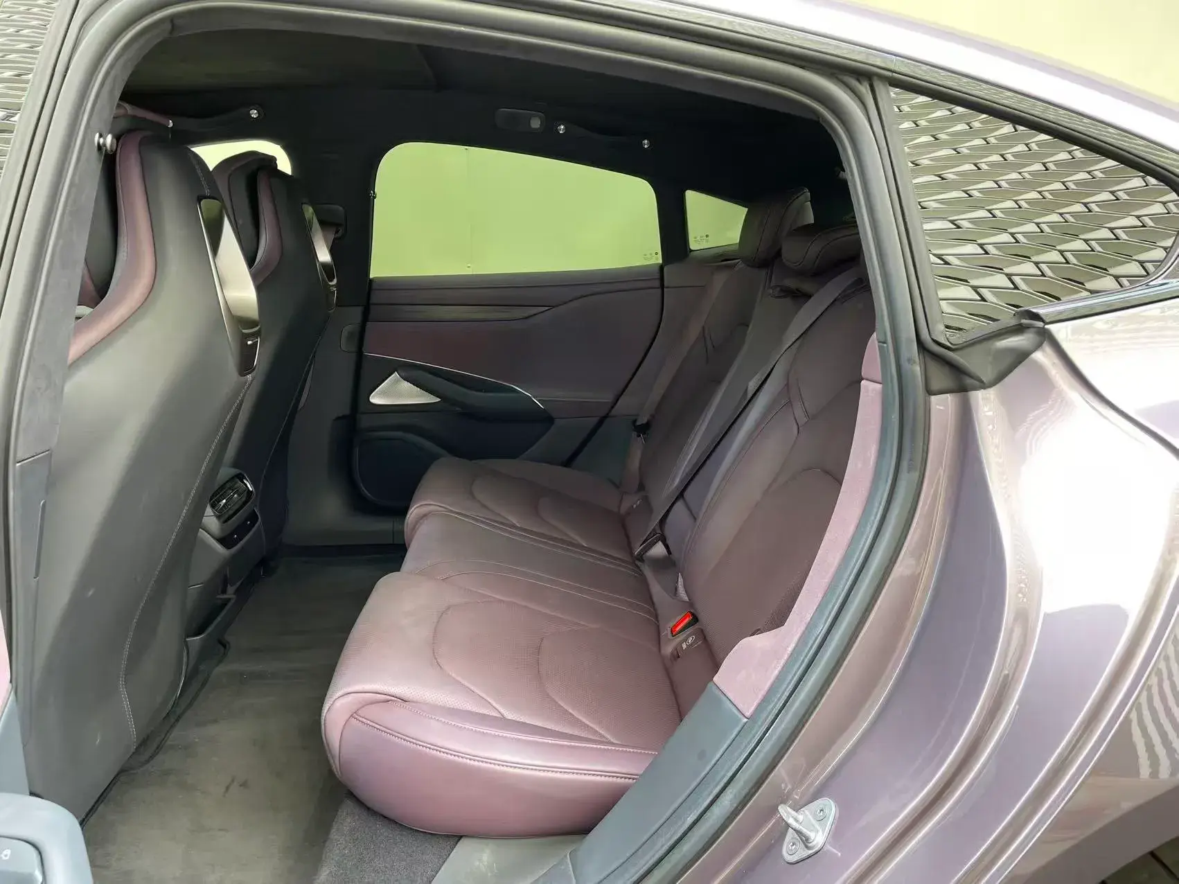 2024 MI SU7 thumbnail 2