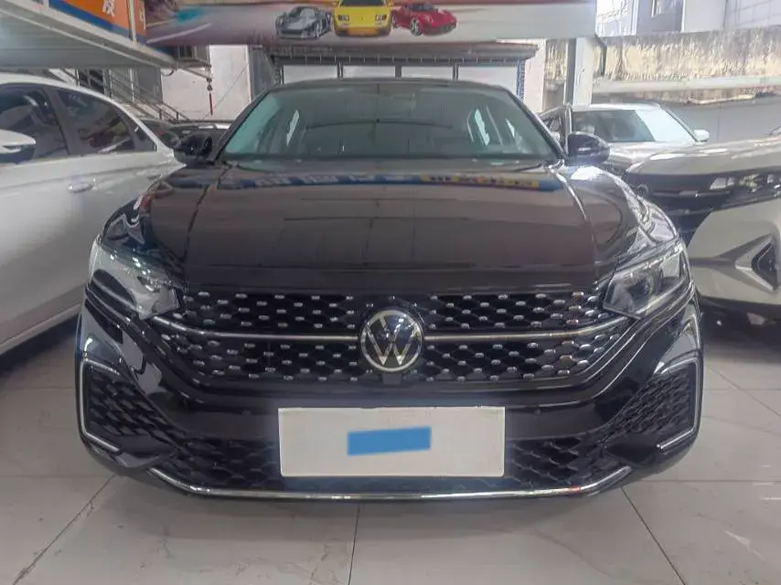 2024 VOLKSWAGEN PASSAT thumbnail 2