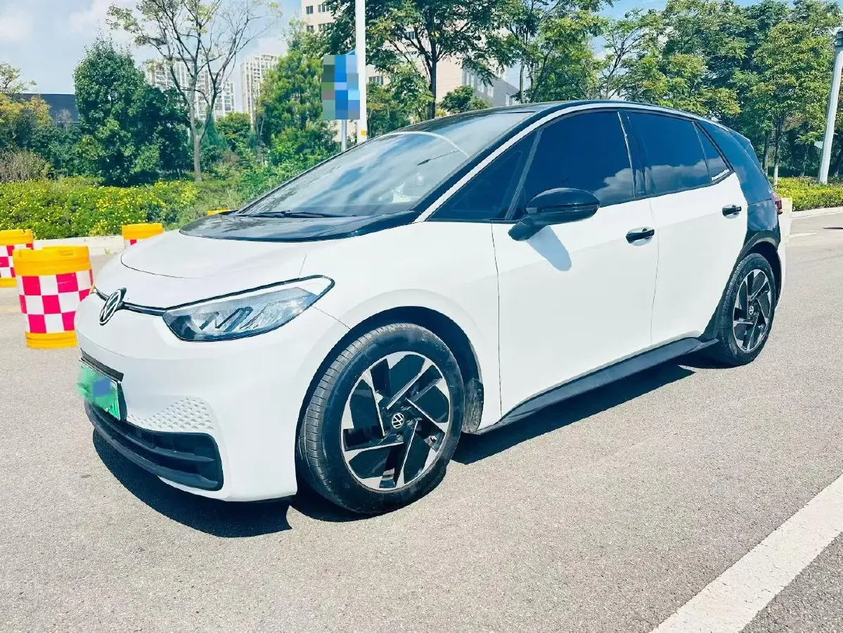 2025 Volkswagen ID.3 BEV 52.8KWH